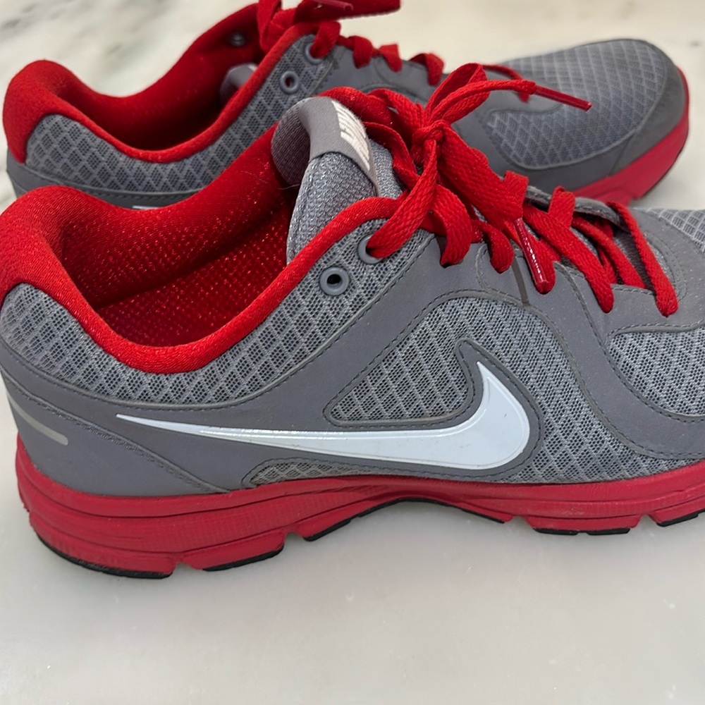 Nike Sneakers‎